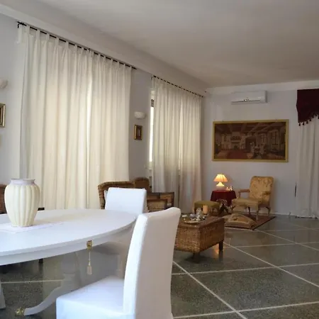 Panoramica Con Piscina Villa *
