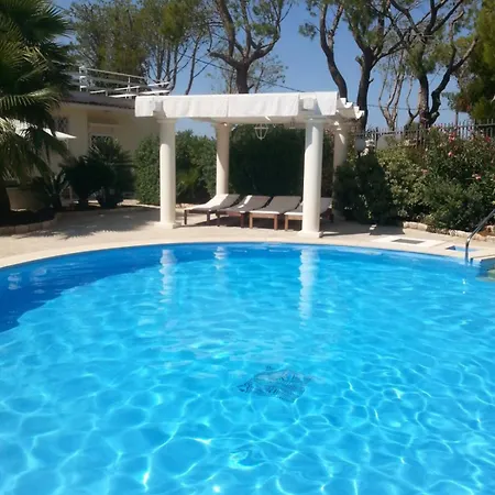 Panoramica Con Piscina Villa Fasano